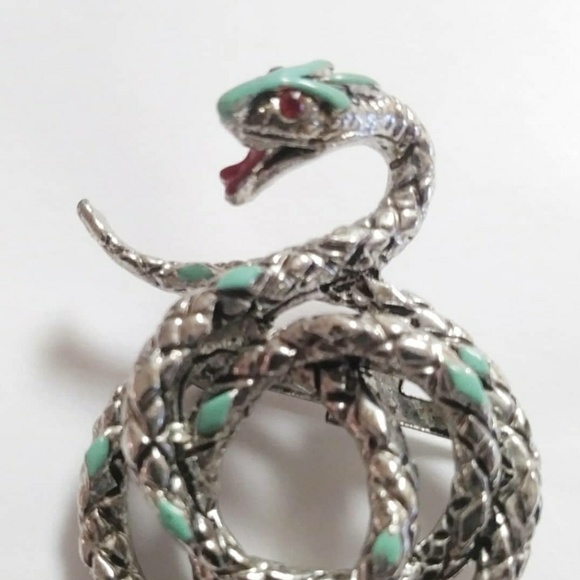 SOLD Vintage 🐍 snake brooch rhinestone eyes silver pin - Picture 3 of 6